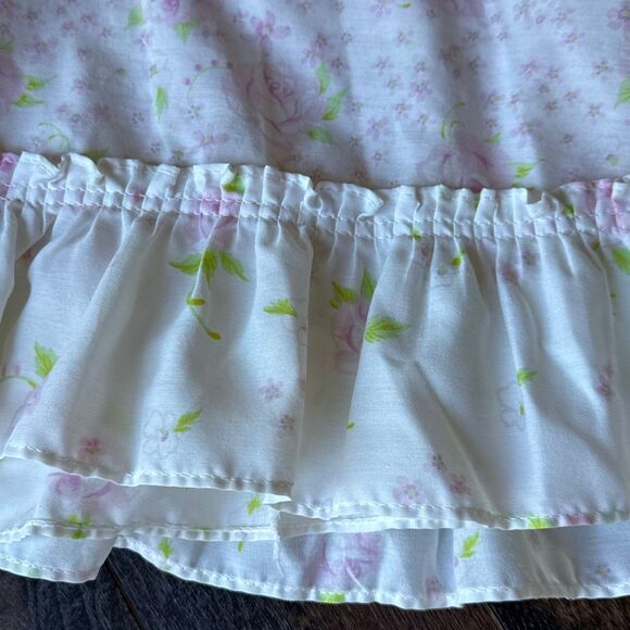 Vintage JCPenney home round tablecloth 72” white pink floral ruffle cottagecore - Picture 2 of 8